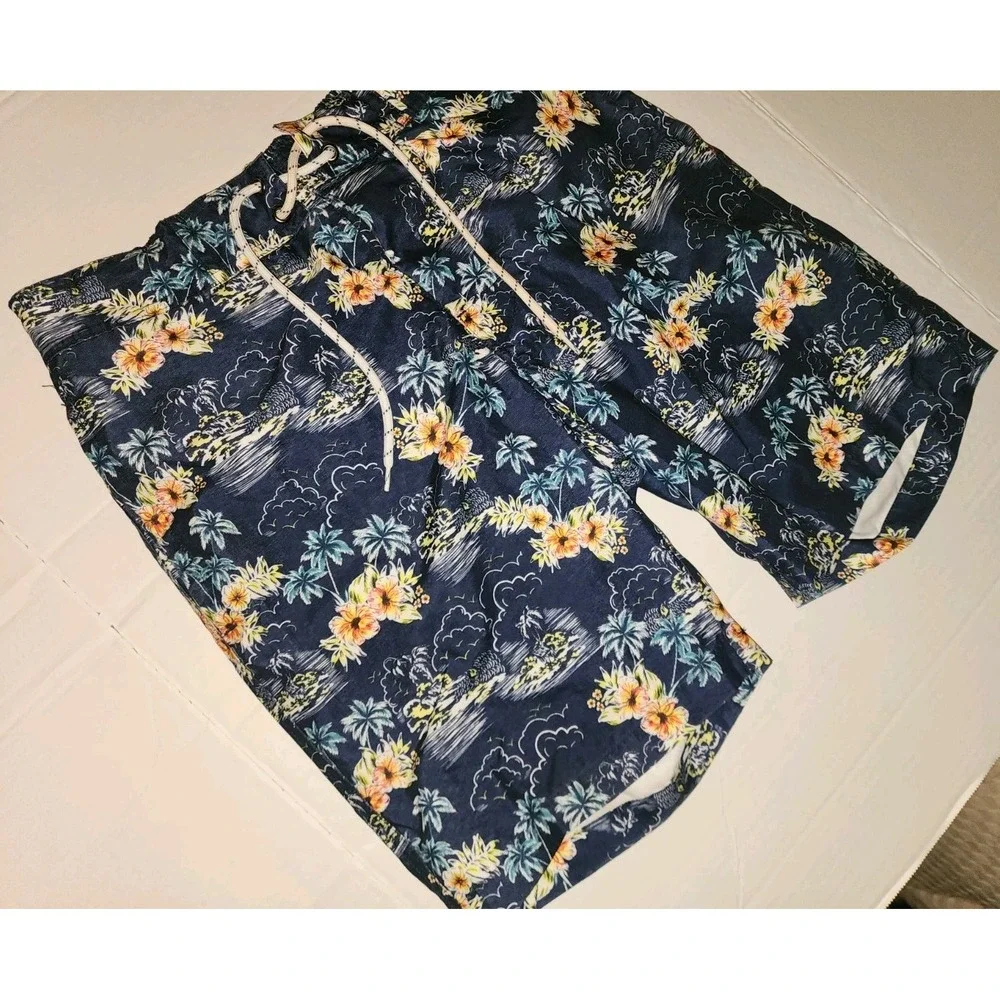 St. John's Bay Men's S Blue Floral Print Swim Shorts Drawstring Size S, Vacation